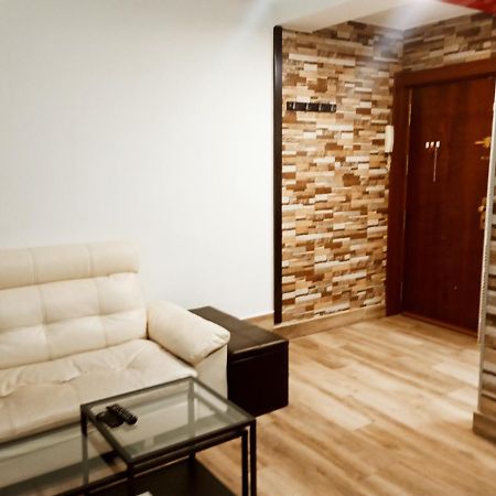 Precioso Apartamento 3 Habitaciones. Con Patio. Camas Eksteriør bilde