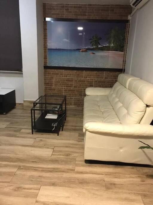 Precioso Apartamento 3 Habitaciones. Con Patio. Camas Eksteriør bilde