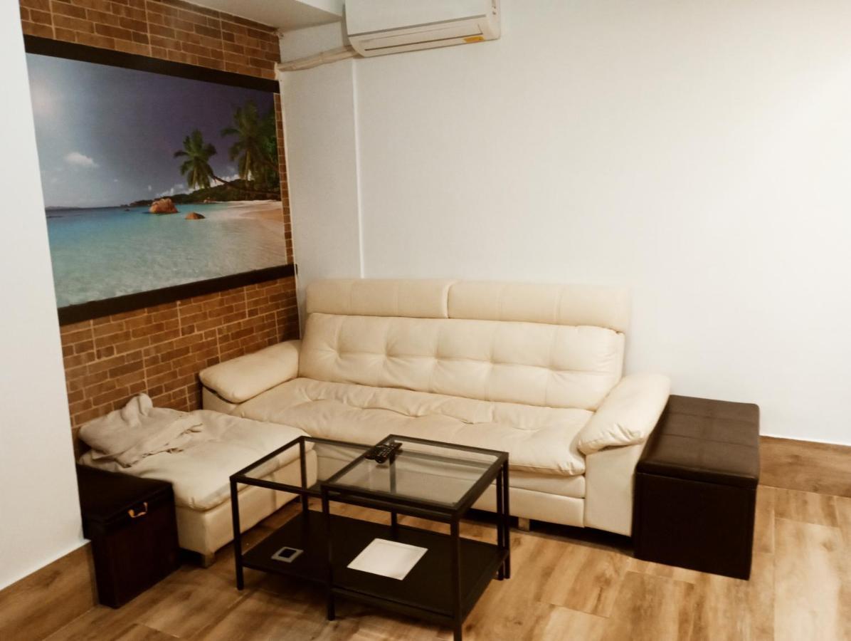 Precioso Apartamento 3 Habitaciones. Con Patio. Camas Eksteriør bilde
