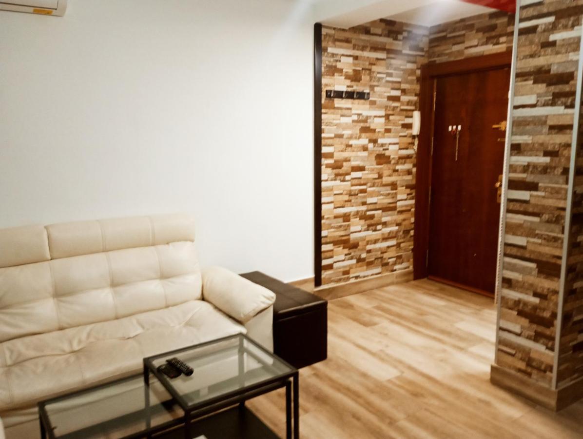 Precioso Apartamento 3 Habitaciones. Con Patio. Camas Eksteriør bilde